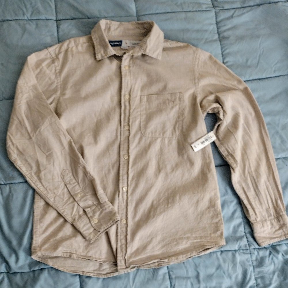 *NWT*Old Navy Everyday Button Down